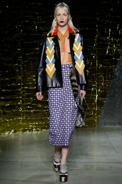 Look 13